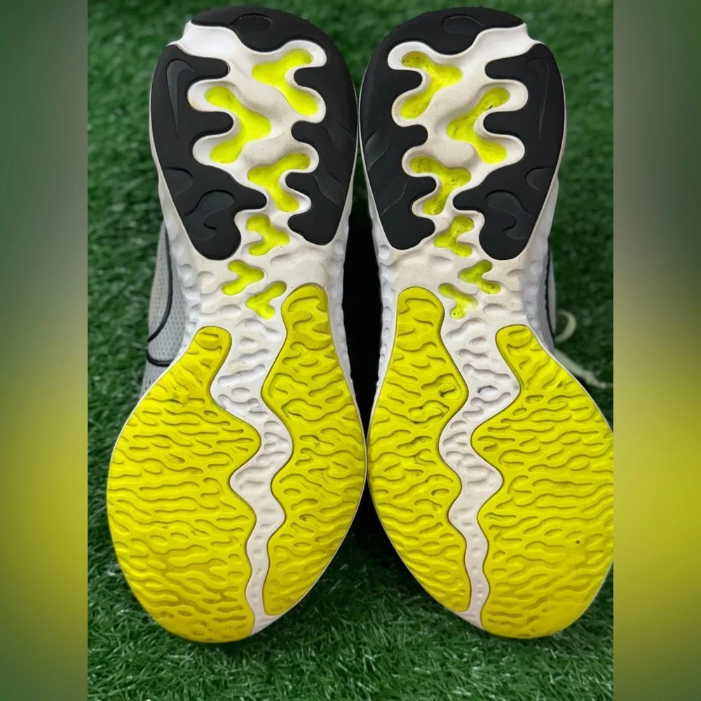 Men’s Nike Renew Run Grey Fog‎ Volt Size 12